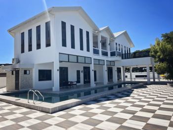 Fantasy Island Lake Side Villa (5 Bedrooms, 6 Bathrooms)