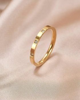 Sleek stackable Ring