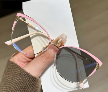 Cateye Photochromic Anti Blue Light Glasses #Pink