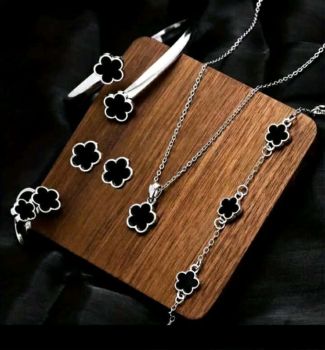 6pcs Korean Clover Set