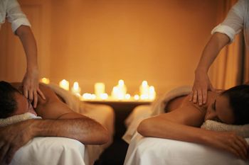 Romantic Discovery - Couple