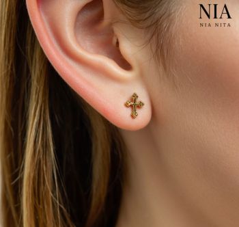 925 Tiny Cross Stud