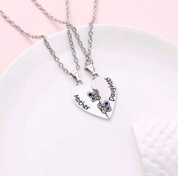 2pcs Heart Shaped Butterfly Pattern Gemstone Inlay Pendant Necklace