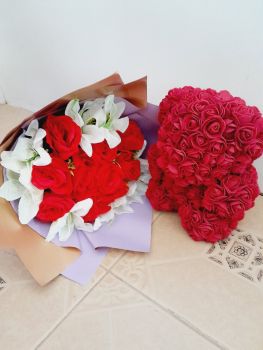 Rose teddy and artificial flower bouquet 