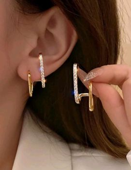 1 pair Rhinestone Decor Stud Earrings