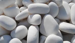White Garden Pebbles 3-5cm