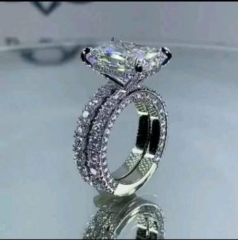 2 piece cubic Zirconia Ring size 11 