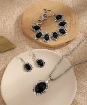4 piece necklace set