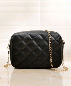 Quilted chain crossbody bag