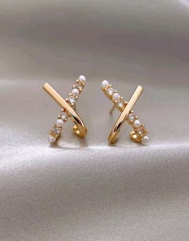 Faux Pearl Decor Stud Earrings