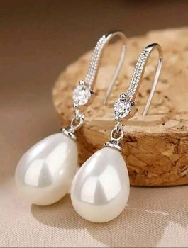Faux pearl earring #0028