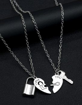 2pcs Letter Detailed Heart Pendent Necklace